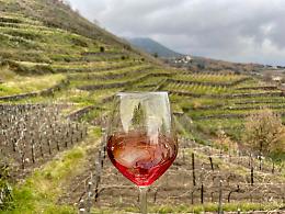 Radici vulcaniche a Randazzo: l'Etna in bottiglia tra degustazioni e masterclass