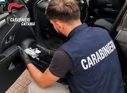 Controllo stradale dei Carabinieri: sequestrati 200 grammi di hashish, denunciato un 25enne


