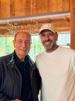 Simpatico siparietto  tra  Renato Schifani e Checco Zalone 