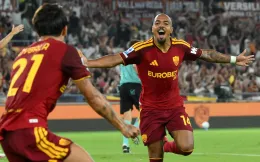 E' una Roma mica Malen: poker alla Fiorentina (con tre assist di Dybala) 