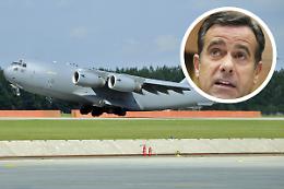 Il mistero del Boeing C-117 dell'U.S. Air Force atterrato a Mosca: perch&eacute; il capo della Cia &egrave; volato in Russia?
