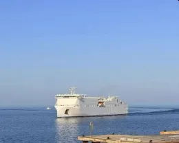 Lampedusa, nessuna interruzione per la Costanza I: servizio garantito e attracchi a Cala Pisana fino al 30 settembre