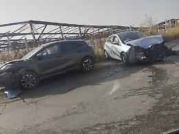 Vittoria, duro scontro tra due auto: ci sono feriti