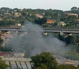 Rivolta nel Cpr di Pian del Lago a Caltanissetta: padiglione dato alle fiamme per fermare i rimpatri