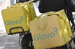 Il pm Milano: "I rider di Glovo ancora sottopagati, gli aumenti delle paghe insufficienti"