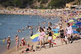 La Sicilia resta nella bolla del grande caldo: allerta rossa in tre citt&agrave; e non &egrave; ancora finita