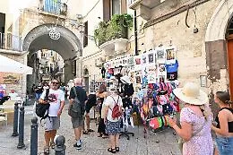 Troppo caldo e sempre pi&ugrave; italiani scelgono vacanze a settembre: brevi "fughe" in citt&agrave; d'arte e mare