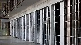 Agenti aggrediti, telecamere distrutte: nuova notte di tensione in carcere