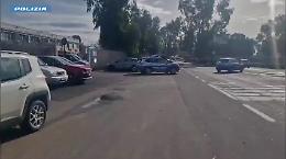 Blitz della Polizia a San Giovanni Galermo: cani antidroga scoprono 2,5 kg di stupefacenti, bunker e munizioni