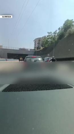Catania, incidente nel tunnel di viale Mediterraneo: lunghe code per entrare in citt&agrave;