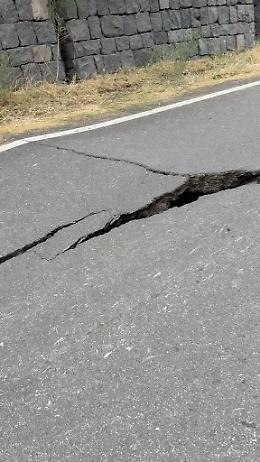 A Linguaglossa la terra trema: terremoto di magnitudo 3.9. Chiusa parte della Mareneve per deformazioni all'asfalto