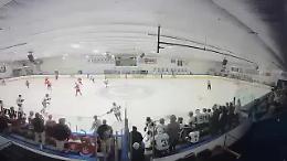 Rhode Island, sparatoria durante la partita di hockey: due morti e quattro feriti. Il video