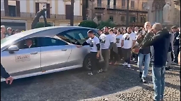 L'arrivo del feretro in Cattedrale per i funerali del ventenne ucciso a Palermo