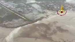 Campagne inghiottite: la cicatrice del ciclone Harry dall'elicottero dei Vigili del fuoco