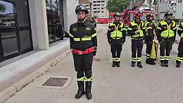 Il Tricolore cala dal Palacongressi: lo spettacolo del nucleo Saf per l'anniversario dei Vigili del Fuoco