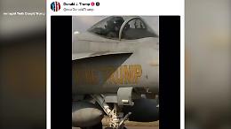 Trump e il video su Truth: pilota un jet e scarica liquami sui cortei No Kings
