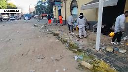 Dopo la processione di Sant'Agata, operai e mezzi subito in azione per ripulire piazza Borgo
