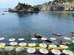 «Siamo contrari ai campi boe per l’attracco di imbarcazioni nelle baie di Taormina»