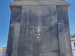 Rubata la lapide con i nomi dei soldati morti in guerra