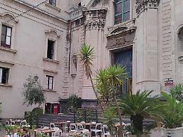 Sul regolamento dehors a Catania è di nuovo indietro tutta