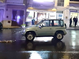 Niscemi, travolto mentre attraversa la strada sotto la pioggia battente: anziano muore dopo poche ore