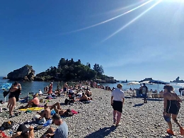 Sole e mare anche ad ottobre nella “lunga estate” della Perla