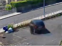 Sciacca, beccato a lanciare rifiuti dall'auto: incastrato dal video di un cittadino in contrada Isabella