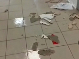 Crolla sottotetto al Liceo Scientifico: alunni a casa