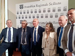 Il gruppo Dc promette fedeltà e sostegno a Schifani. Le opposizioni: «Democristiani fuori anche dalle giunte comunali»