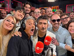 "Fitusi e ingrasciati" visti dalla penna folle del nostro scrittore più dissacrante. «Fiorello, su infrasciamato semu r‘accoddu?»