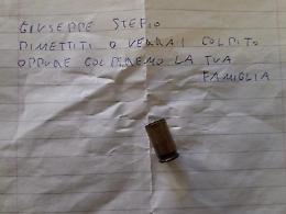 Bossolo e minacce alla famiglia, parla il sindaco Stefio:  &laquo;Non arretrer&ograve; di un centimetro&raquo;