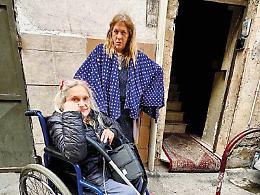 Buche in strada e incivili nei parcheggi per invalidi, a Palermo la disabilit&agrave; &egrave; una condanna 