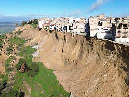 I "magnifici quattro" al lavoro su Niscemi: &laquo;Abbiamo visto la frana muoversi. Le nostre immagini utili ai tecnici&raquo;