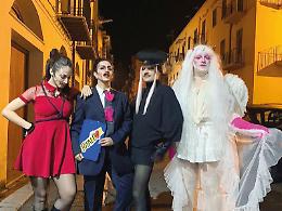 Vita da Drag Queen a Palermo: storia di un collettivo e di un movimento fatto da donne e uomini performer, tra locali, citt&agrave; e show