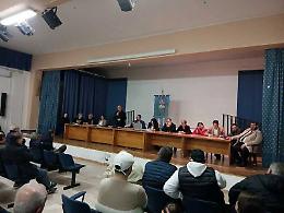 &ldquo;Passa&rdquo; la mozione, sfiduciato il sindaco Petralia e decaduto il Consiglio