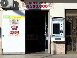  &ldquo;Gratta" e vince mezzo milione di euro