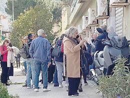 Carta d&rsquo;identit&agrave;, ora &egrave; caos: proteste davanti agli uffici