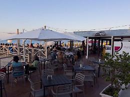 La Regione ospita la Nato al ristorante "abusivo" e poi revoca la concessione: il paradosso di Mondello