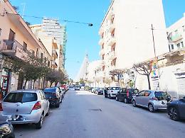 "Brutta, sporca e invivibile": viaggio nell'incubo di Corso Timoleonte