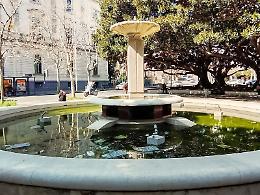 Melma e rifiuti nelle fontane ornamentali di Catania : parte il piano di manutenzione