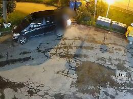 &ldquo;Furbetti&rdquo; in trasferta immortalati a gettare rifiuti in via Palmentazzo