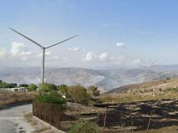 Sulle cinque pale eoliche da installare a Mussomeli gi&agrave; soffia il vento delle polemiche: &laquo;Troppo vicine al Castello&raquo;