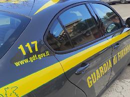 &ldquo;Tracciato&rdquo; dalla finanza un pacco con 10 kg di hashish