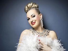 Lady Roberta Kent: tra ironia e senso del Burlesque