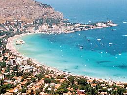 Mondello, pioggia di ricorsi sulla stagione balneare: Italo Belga deposita l'appello al Cga, attesa per il Tar sui bandi della Regione