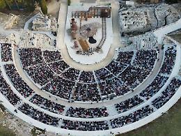  Siracusa, via alle rappresentazioni classiche: 4 produzioni, incontri, grandi attori e registi. Tutto quello che c'&egrave; da sapere