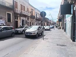 Parcheggio e area servizi in via Diaz