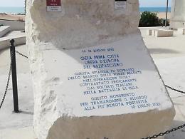 Il contenuto della stele del Lungomare di Gela che ricorda lo Sbarco degli Americani deve essere rivisto
