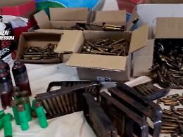 Scoperto un arsenale di guerra nelle campagne: 37enne ai domiciliari