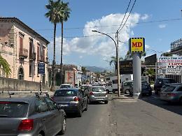 Via Ruggero Primo stritolata giornalmente dal traffico
